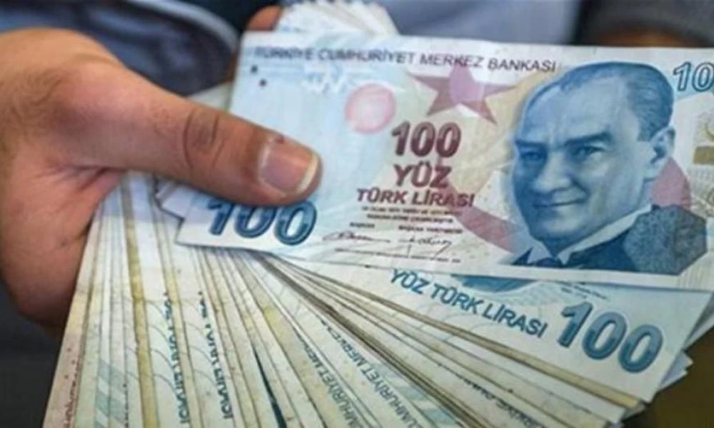 Βουτιά στο 17% για την τουρκική λίρα μετά την απόλυση τραπεζίτη